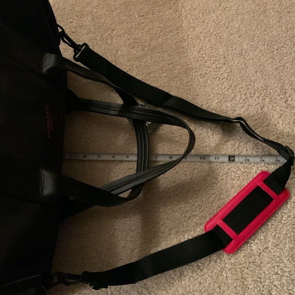 Givenchy Parfums Black Barrel Unisex Duffle Bag - New With Tags - Picture 14 of 17